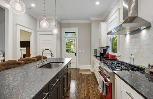 Wilmington Historic District House | Serene & sunlit getaway with spacious rooms & great patio - near beach & golf