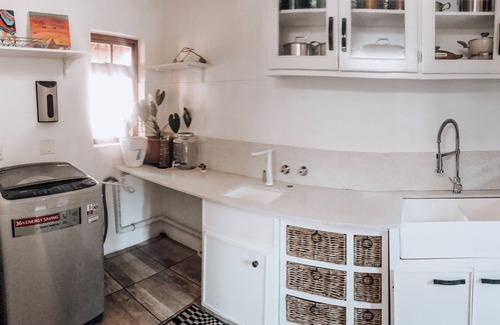 Faerie Glen Condo | Serene Thatched Roof Retreat in Faerie Glen, Pretoria