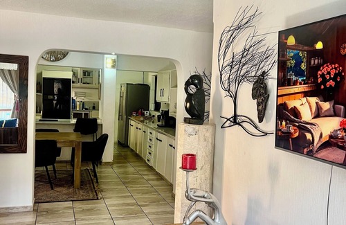 Faerie Glen Condo | Serene Thatched Roof Retreat in Faerie Glen, Pretoria