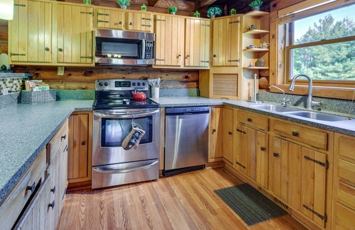 Bassett Cabin | Serene Twin Lakes Cabin w/ Fire Pit & Fireplace!