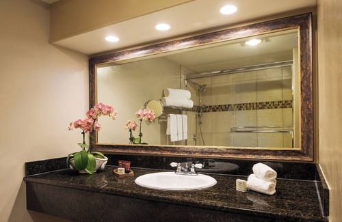 Barron Park Hotel | Serene Unit with Heated Pool, Free Parking & Breakfast Near Stanford