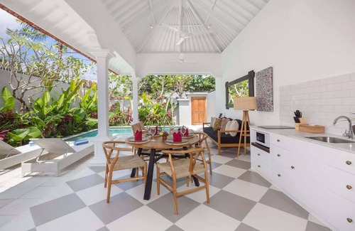Drupadi Villa | Serene Villa 10Mins Walk to La Favela Seminyak