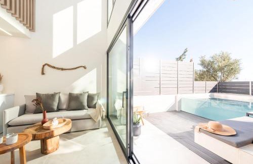 Nea Iraklia Villa | serene villas halkidiki - Cfront private pool