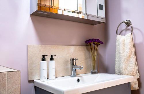 Harnham Apartment | Serene walk to cathedral, restaurants