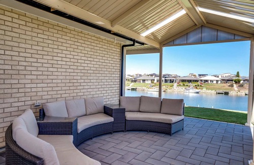 Nangkita House | Serenity 24 Tyro St Hindmarsh Island