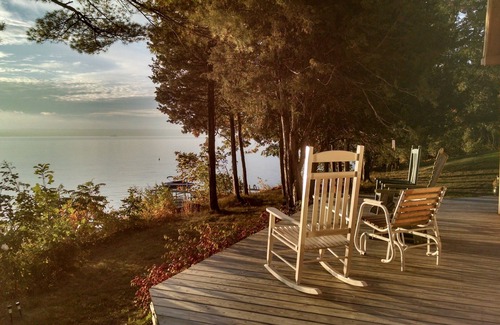 Town of Torrey House | Serenity Aloft House - Seneca Lake House with Private Beach