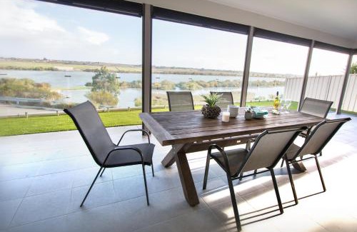 Seymour House | ‘Serenity’ and sweeping Murray River views