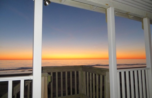 Kitty Hawk House | SERENITY AWAITS.AWESOME Reviews-1960's Cozy Ocean-Front and Fido Friendly too!