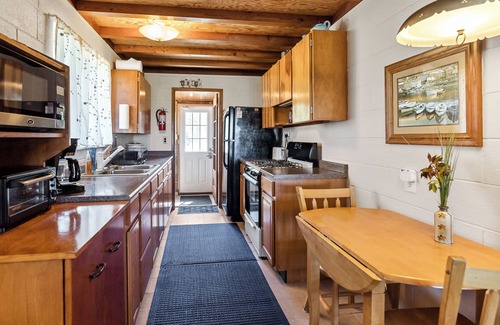 Port Sheldon House | Serenity Beach | 6 Bed, 2 Bath
