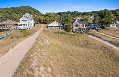 Port Sheldon House | Serenity Beach | 6 Bed, 2 Bath