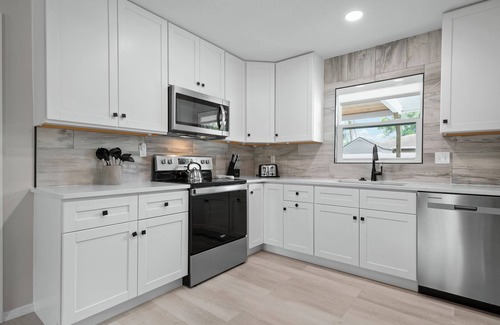 West Bradenton House | ⚓Serenity by the Sea! Cozy pool home w/putting green & fire pit!⚓