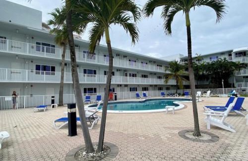 Lauderdale-by-the-Sea Apartment | Serenity by the Sea: Stunning Beachfront Studio