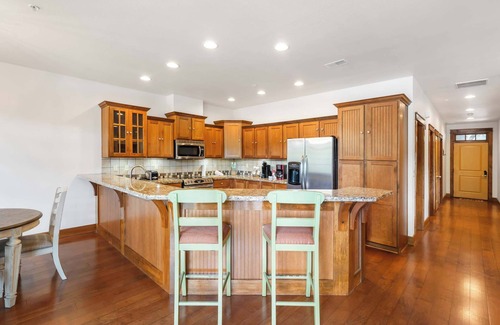 Branson Condo | Serenity Escape by the Lake - Condo for 6 with Resort-style Amenities