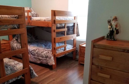 Ludington House | Serenity Hill - 3 bedroom house in Hamlin - close to Ludington State Park ******