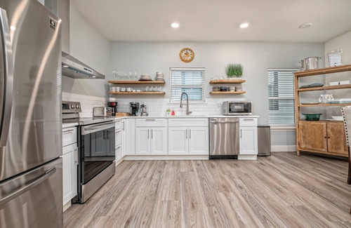 Brazos House | Serenity House-2 Ensuites Walk Silos Restaurants Baylor McLane w/Secure Parking