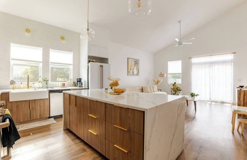 Georgetown House | Serenity House By Simone - Cozy Georgetown Old Town District Home nnnnnnn