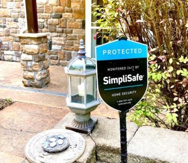 Hartsburg House | Serenity House Retreat Near MKT