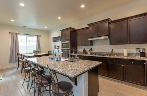 Clovis House | Serenity in Clovis: 3BR, 2.5BA Retreat for Your Getaway, Close to National Parks