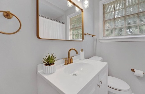University District House | Serenity in East Memphis - 5 mi. from Midtown