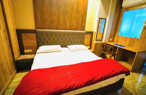 Jaipur District Hotel | Serenity in Jaipur - Balcony, Green Views, Calm-301