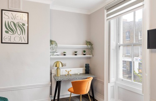 Whitechapel Apartment | Serenity in the City: Best 5BR Home in Whitechapel