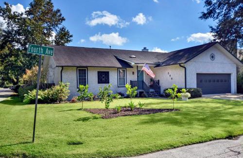 Saint Simons Island House | Serenity Lake Cottage