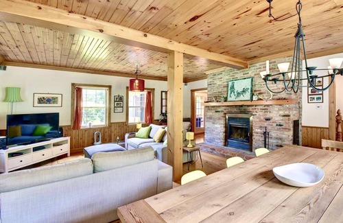 La Minerve Ski Chalet | SERENITY LAKE HOUSE /EXTRA FAST WIFI 110 Mbps