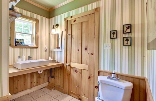 La Minerve Ski Chalet | SERENITY LAKE HOUSE /EXTRA FAST WIFI 110 Mbps