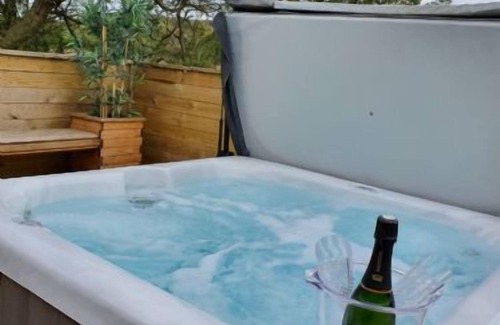Morpeth Cabin | Serenity Lodge, Northumberland