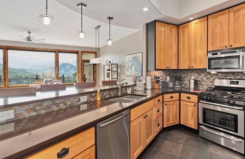 Windcliff Estates Condo | Serenity Luxury Vacation At Windcliff 3 Bedroom Home by RedAwning