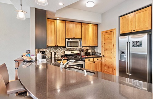 Windcliff Estates Condo | Serenity Luxury Vacation At Windcliff 3 Bedroom Home by RedAwning