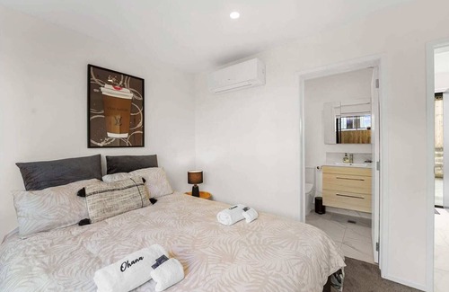 Tauranga House | Serenity: Modern 2BR Escape