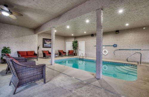 Sevierville House | Serenity Mountain Pool Lodge, Theater Room, 685 FREE tickets each paid day!
