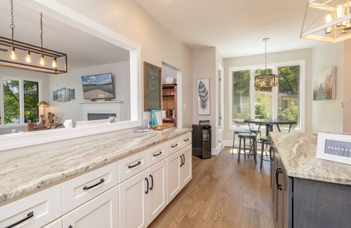 La Crosse House | Serenity Now on Lake Gaston