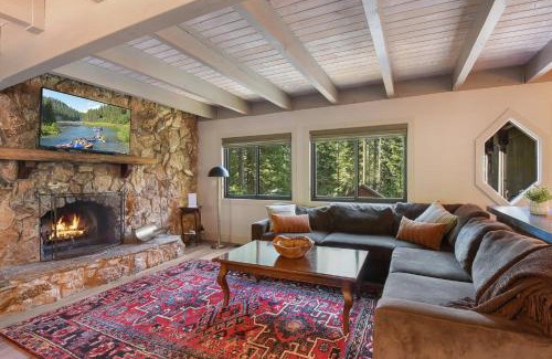 Kingswood Estates House | Serenity on Statford - Close to Northstar