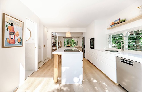 Sunshine Beach Apartment | Serenity on Sunshine~Easy Walk to Village & Beach