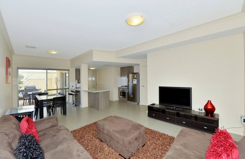 Mandurah Apartment | Serenity on the Terrace