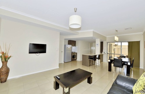 Mandurah Apartment | Serenity on the Terrace