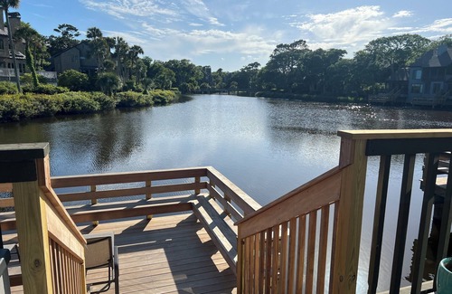 Kiawah Island Villa | Serenity Over the Lagoon- 3 BR/3 BA Villa w/Lagoon Views! 8 Min walk to Beach!