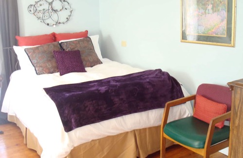 East Durham House | Serenity Pet Friendly home 4.5miles to Duke Hospital