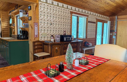 Bessemer House | Serenity POW! Indoor Hot Tub, A/C & 3 Acres!