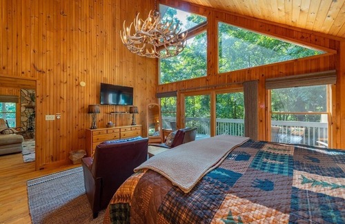 Lake Lure House | Serenity Ridge at Rumbling Bald