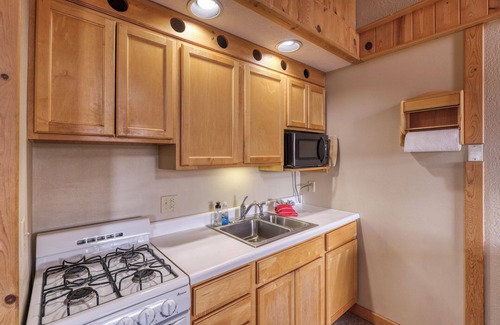 Lead Cabin | Serenity Ridge Retreat