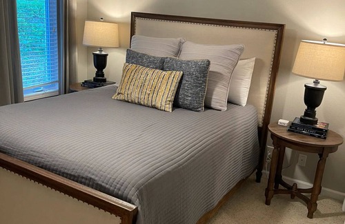 Baxter House | SERENITY @ Shady Cove is surrounded by nature and peacefulness.
