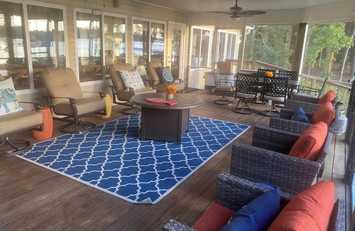 Fort Gaines House | Serenity Shores – 6BR Lakefront Haven
