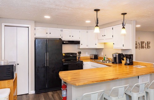 Harshaw House | Serenity Shores on Sand Lake