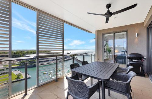 Darwin City Centre Apartment | Serenity Short Stays - Sea La Vie - 3brm Penthouse at Darwin Waterfront