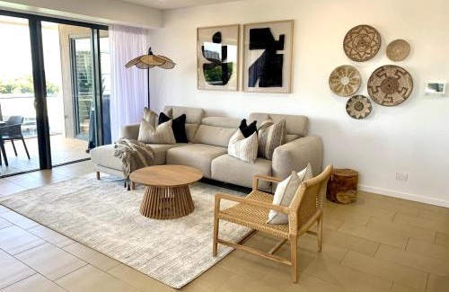 Darwin City Centre Apartment | Serenity Short Stays - Sea La Vie - 3brm Penthouse at Darwin Waterfront