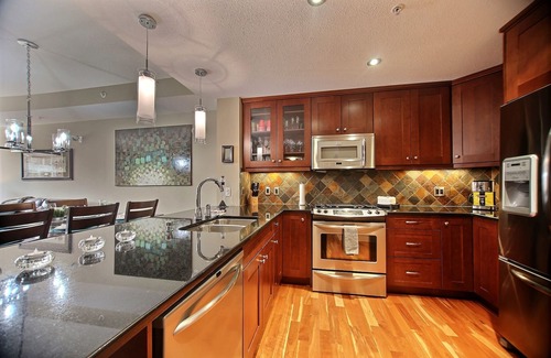 Canmore Condo | ⛰🦝Serenity & Splendor "Your dream getaway at Rundle Cliffs - 2bdrm 2 bthrm⛰