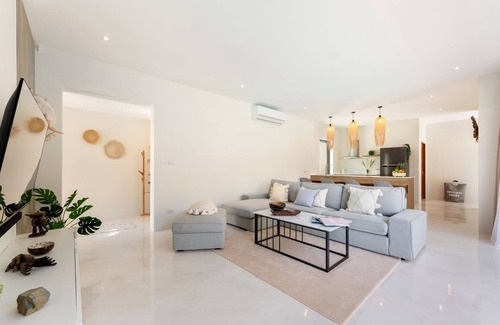 Hua Thanon Villa | Sereniwood 1 - 2BR Pool Villa